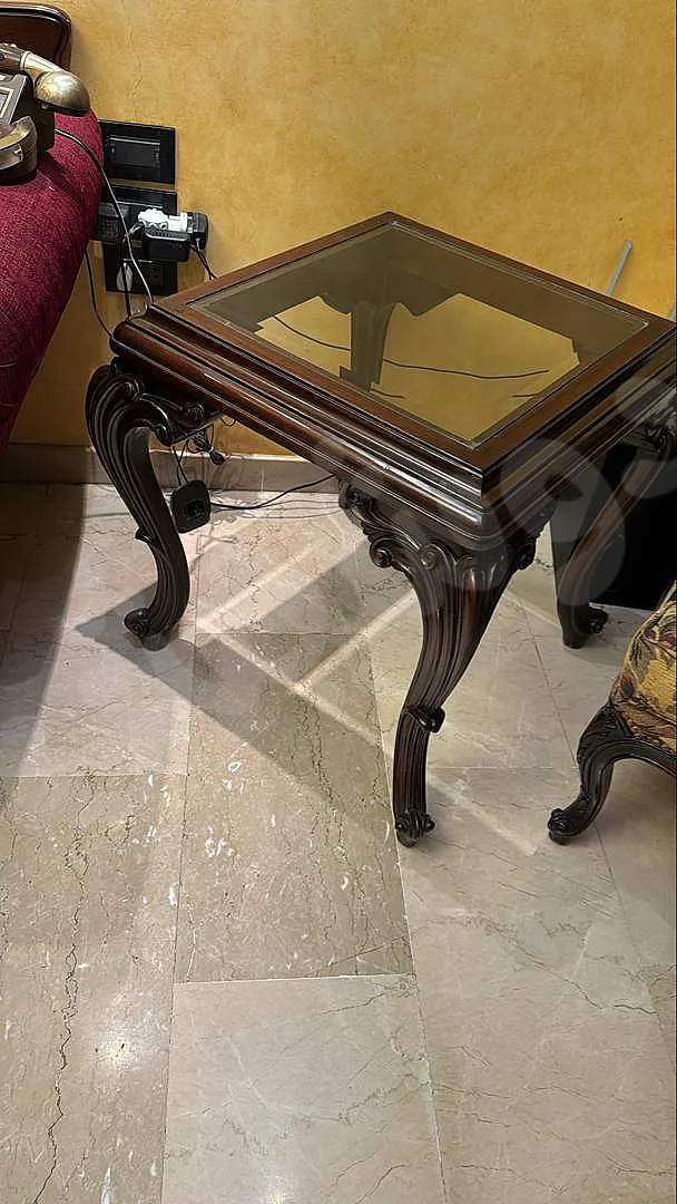 طقم زان مستعمل لغرف الجلوس بسعر 250$