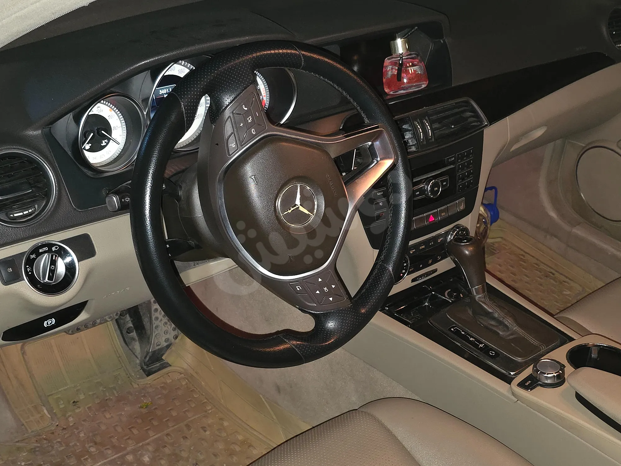 مرسيدس C300 — تجسيد الأناقة والأداء الفاخر!