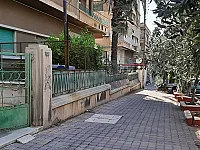 منزل للبيع بمنطقة راقية مميزة بين الغساني وساحة  القصور
