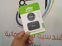 يتوفر لدينا القطعة المعدنية الخاصة بالهاتف المحمول لكي تلتصق بالحامل