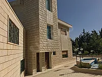 فيلا فاخرة للبيع في صيدنايا - 4150 م² بسعر 450,000$