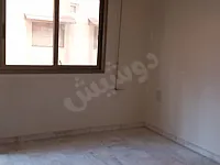 شقة 3 غرف وصالون للبيع في سبينة