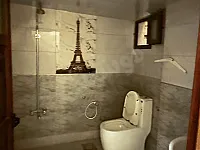 للبيع شقه في جبلة اطلاله بحريه كامله 