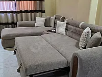 للبيع غرفه جلوس استعمال ٨ شهور  وحده مع صندوق و وحده بتصير تخت