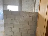 شقة عالعضم عالموقف مباشرةً بمخيم الوافدين 