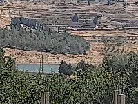 ارض على بحيرة زرزر  2385m اطلالة رائعة على البحيرة مسورة بالكامل