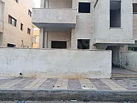 شاليه عالعضم 85م غرفتين في مجمع سياحي بطرطوس بسعر 20,000 دولار